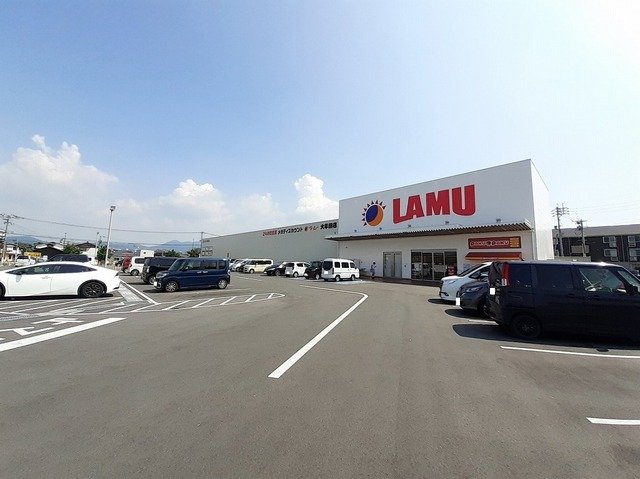 スモ－ルウッズタウンＴＯＭＯⅡの周辺|ラ・ムー大牟田店まで600m