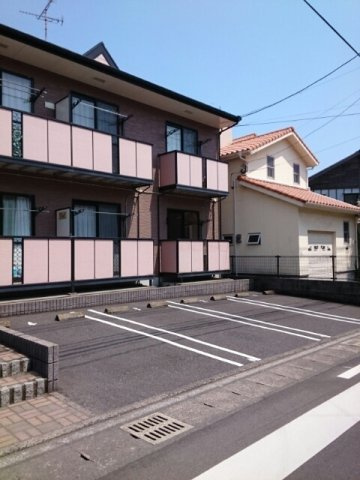 パ－プルヒルズの駐車場