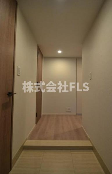 新宿区若葉２丁目の賃貸マンションの玄関