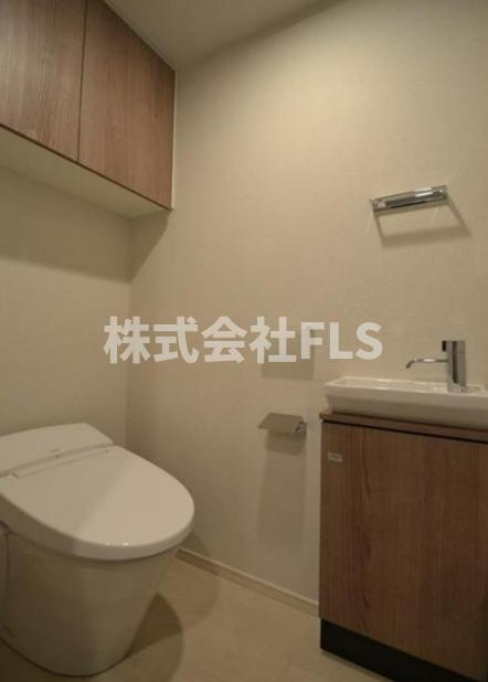 新宿区若葉２丁目の賃貸マンションのトイレ