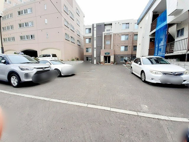 エスポワールの駐車場