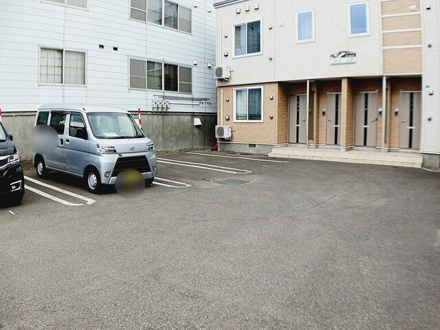 フローラルの駐車場