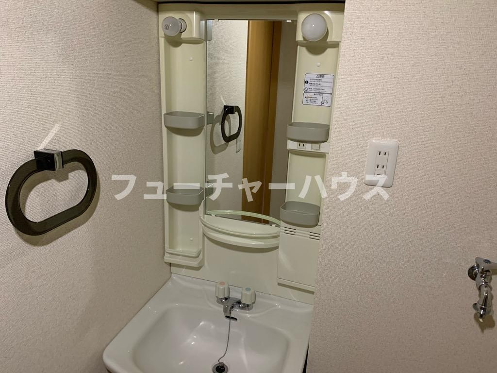 ユイマール・エフ　Ｆの洗面所|ゆったりとスペースのある洗面所