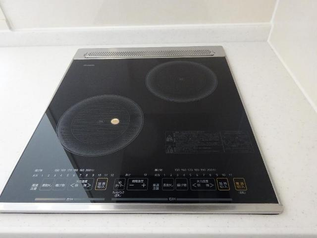 仮）つくばみらい市小絹新築アパートのキッチン|2口ＩＨ（イメージ）