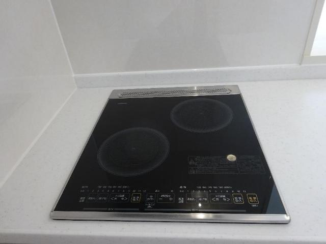 仮）つくばみらい市小絹新築アパートのキッチン|2口ＩＨ（イメージ）