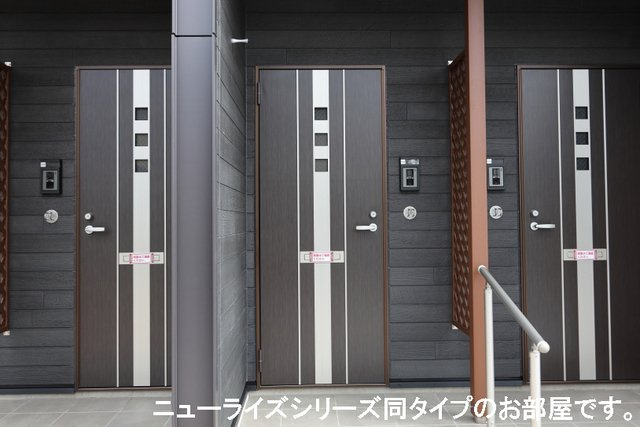 鹿黒アパート　Ｄの玄関