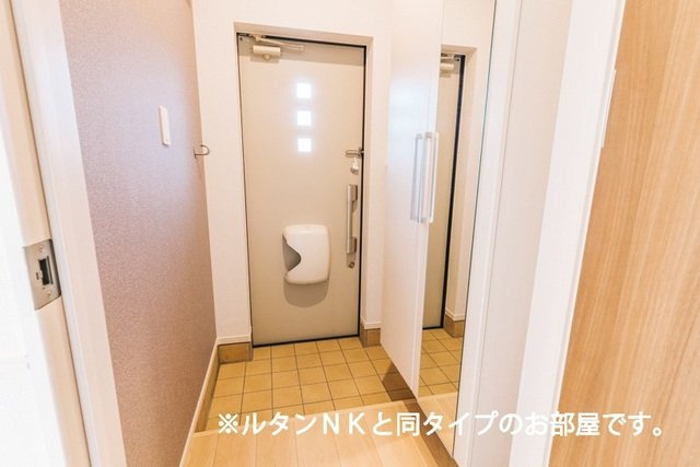 鹿黒アパート　Ｅの玄関