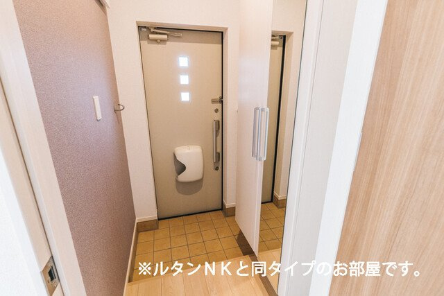 鹿黒アパート　Ｅの玄関