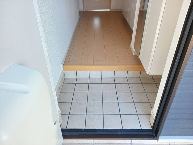 レジデンス　ＫＡＳＵＫＡＢＥの玄関