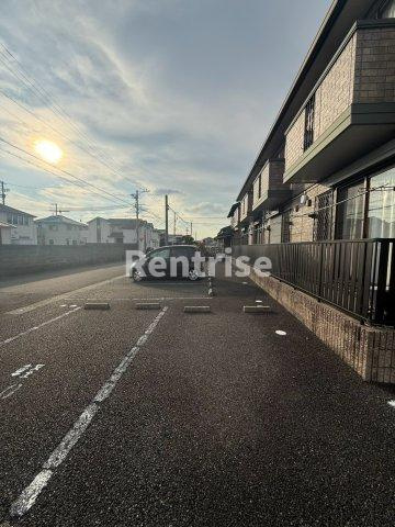 ドエル桐野の駐車場