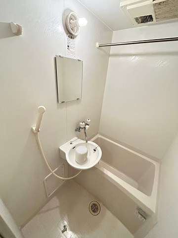 尼崎市道意町２丁目のアパートの浴室