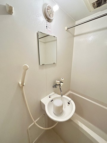 尼崎市道意町２丁目のアパートの浴室