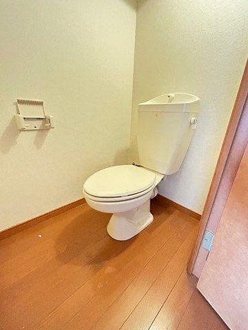 尼崎市道意町２丁目のアパートのトイレ