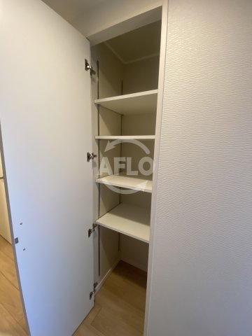 フォレストグレイス深江橋IIの収納|フォレストグレイス深江橋II　パントリー