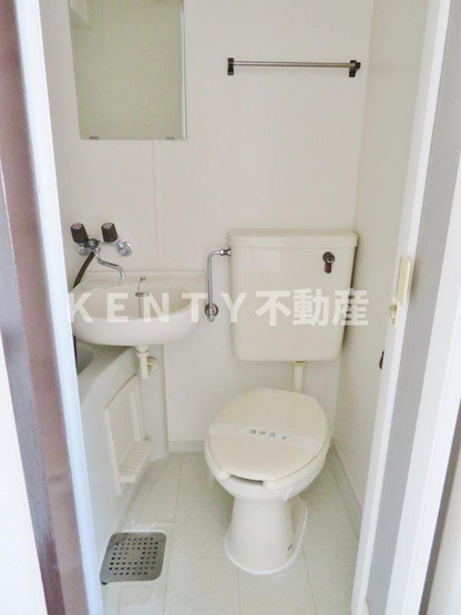 【トイレ】 | タウンハウス美原 | 清潔感のあるトイレです