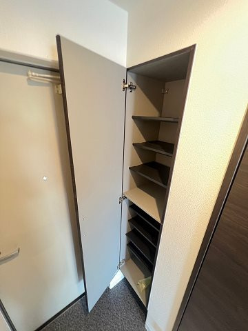 尼崎市道意町２丁目のアパートの収納