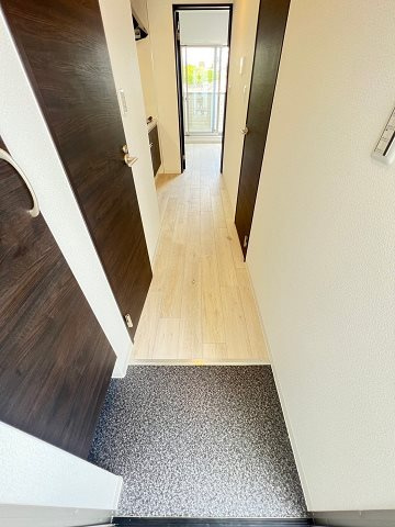 尼崎市道意町２丁目のアパートの玄関