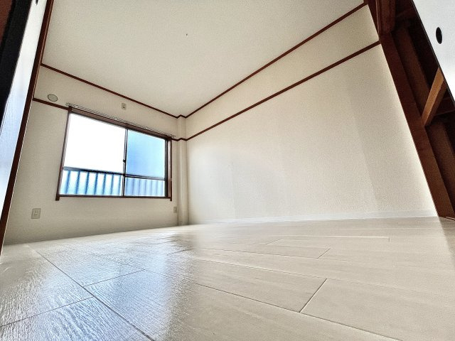 コーポ永田の洋室