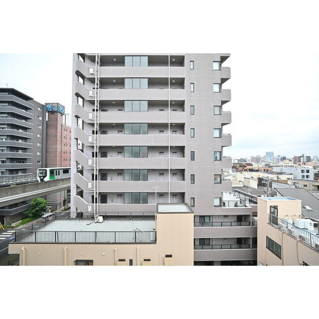 レアライズ西日暮里ノースの内装|明るい室内です