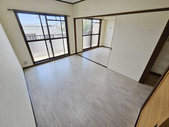 十王マンションの洋室
