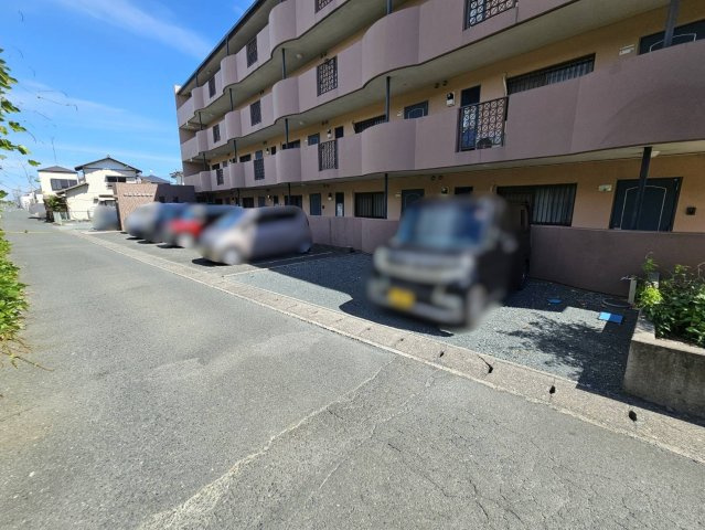 十王マンションの駐車場