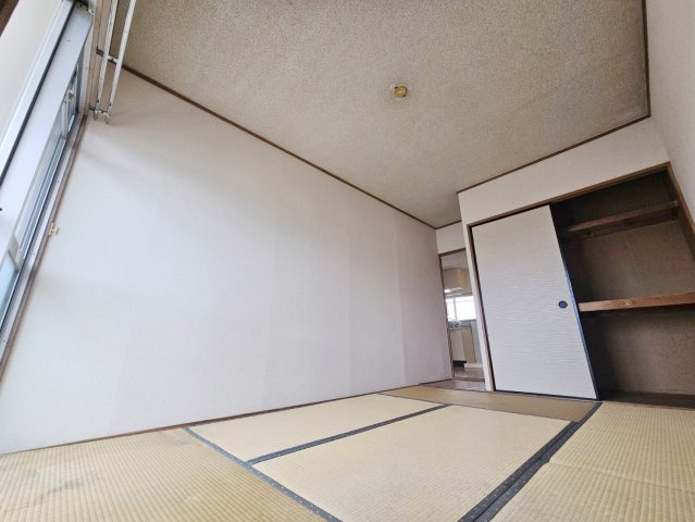 コーポリバティEの和室