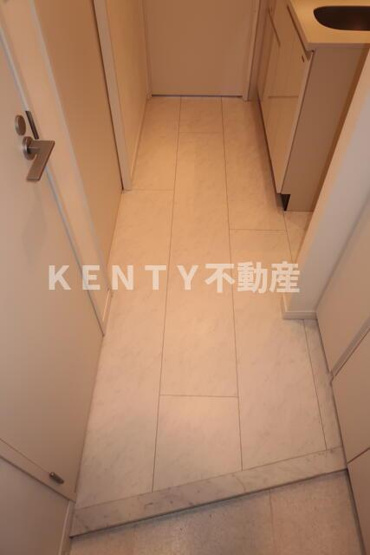 【玄関】 | Ｂ　ＣＩＴＹ　ＡＰＡＲＴＭＥＮＴ　ＴＯＫＹＯ　ＳＯＵＴＨ | 玄関です
