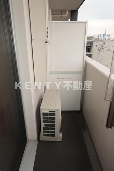 【バルコニー】 | Ｂ　ＣＩＴＹ　ＡＰＡＲＴＭＥＮＴ　ＴＯＫＹＯ　ＳＯＵＴＨ | 落ち着いた時間を過ごせるバルコニーです