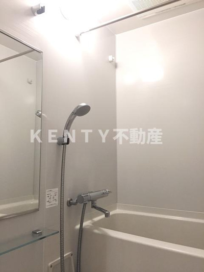 【浴室】 | Ｂ　ＣＩＴＹ　ＡＰＡＲＴＭＥＮＴ　ＴＯＫＹＯ　ＳＯＵＴＨ | コンパクトで使いやすいお風呂です