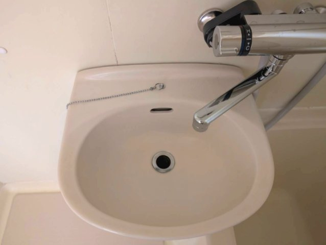 アネックス根洗の洗面所