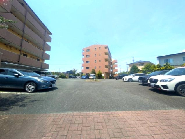 ガーデンプレイスヴィラBの駐車場
