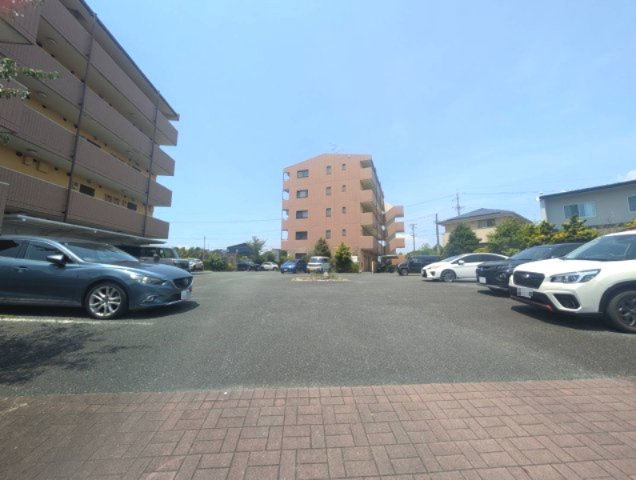 ガーデンプレイスヴィラAの駐車場