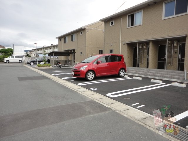 ルラシオン　Ａの駐車場
