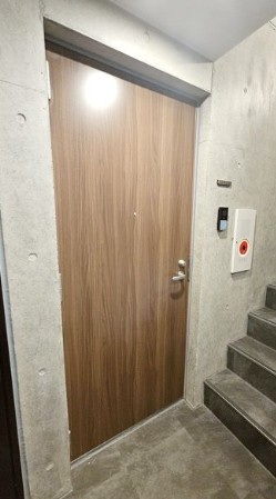 ラヴィエール成増の玄関