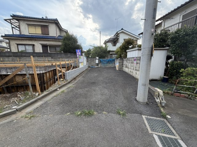 新座市片山の前面道路含む現地写真|前面道路の現地写真♪ 閑静な住宅街に位置しています。