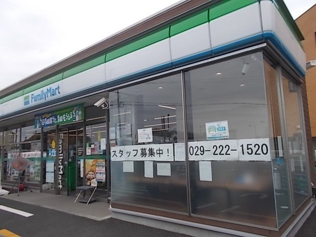 リバーサイドレジデンス　Ａの周辺|ファミリーマート大町三丁目店まで1000m
