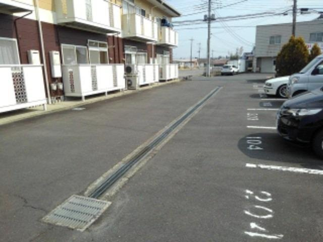 カサグランデ宍戸Ｂの駐車場|駐車場完備です