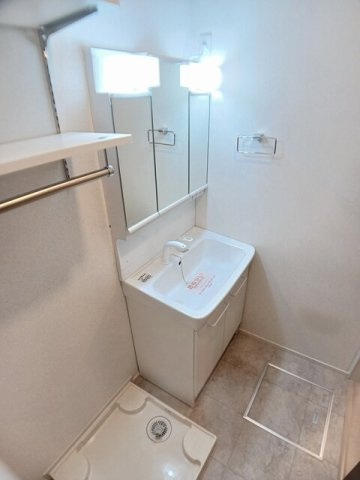 エスティタート　ブリランテの洗面所|ゆったりとスペースのある洗面所
