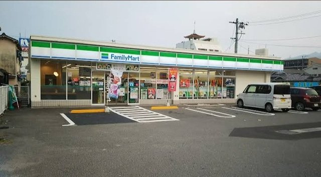 メモリーの周辺|ファミリーマート　広本町店まで2200m