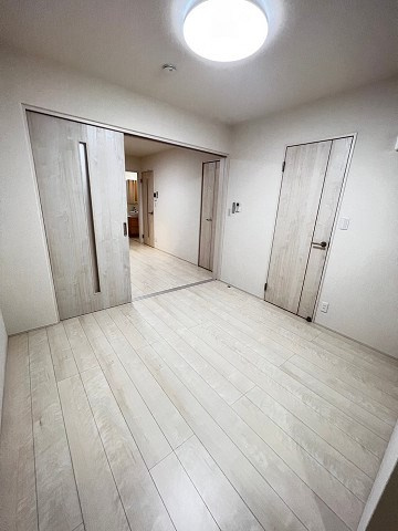 尼崎市東園田町６丁目のアパートの居間・リビング