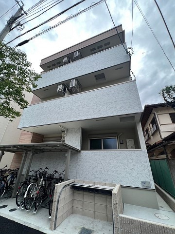 尼崎市東園田町６丁目のアパートの外観
