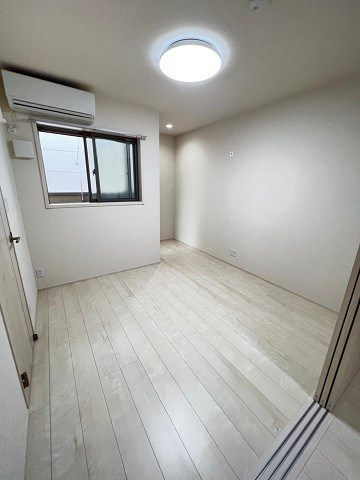 尼崎市東園田町６丁目のアパートの寝室
