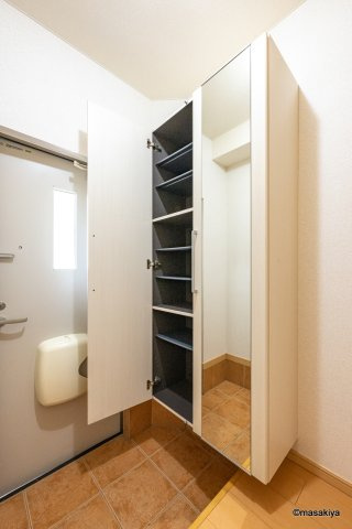 ガーデンハウス朝日山　Dの玄関