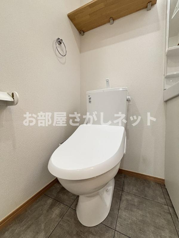 B.のトイレ