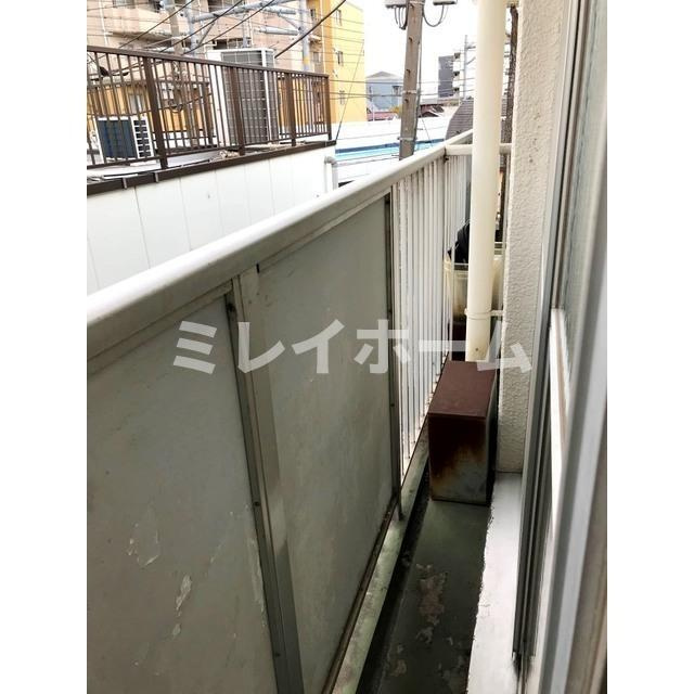 コウワマンションのバルコニー|同建物内、別のお部屋の参考写真になります。
