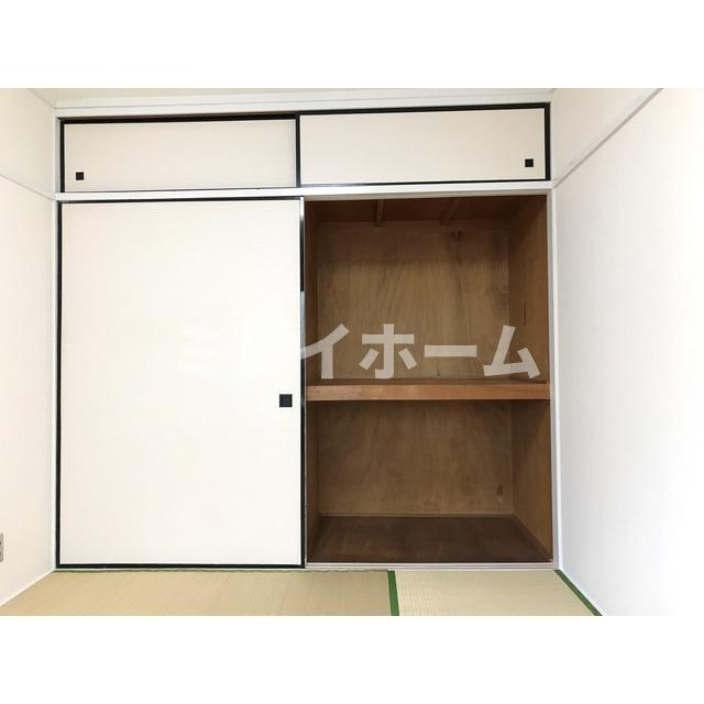コウワマンションの収納|同建物内、別のお部屋の参考写真になります。