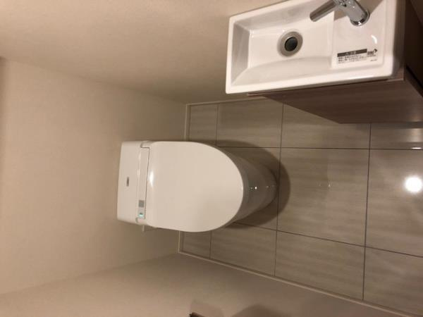 Ｂｒｉｌｌｉａ　ＴＨＥ　ＴＯＷＥＲ　ＴＯＫＹＯ　ＹＡＥＳＵ　のトイレ|落ち着いたトイレです