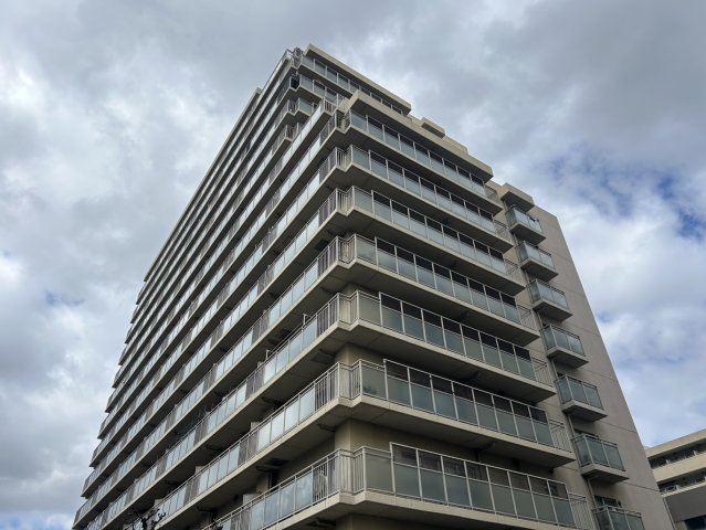 ファミールハイツ北大阪5号棟の外観