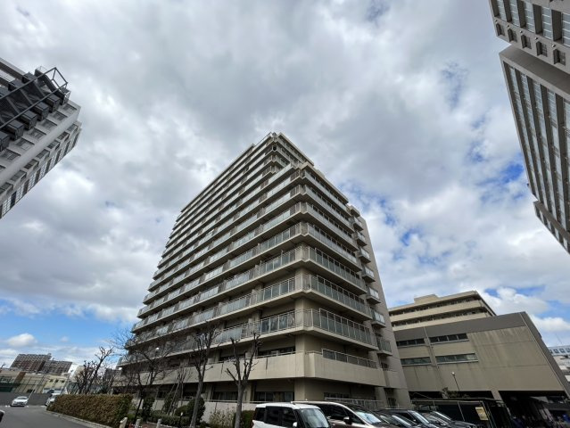 ファミールハイツ北大阪5号棟の外観