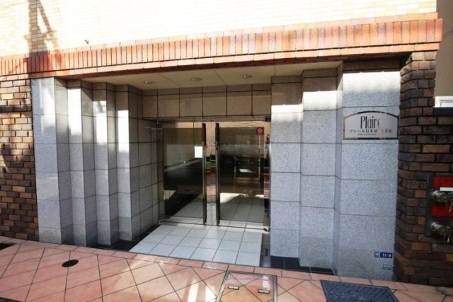 プレール日本橋壱番館のエントランス|落ち着いたエントランスです